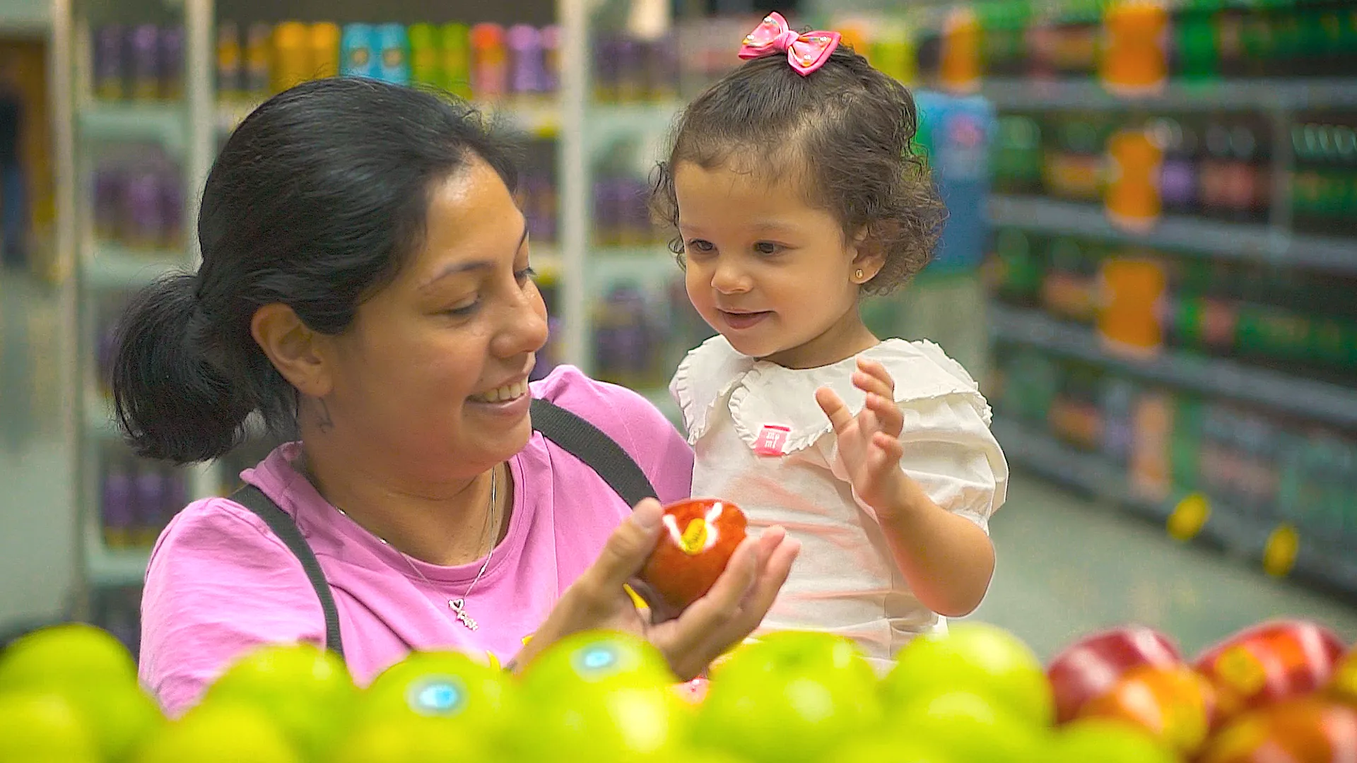 Família fazendo compras